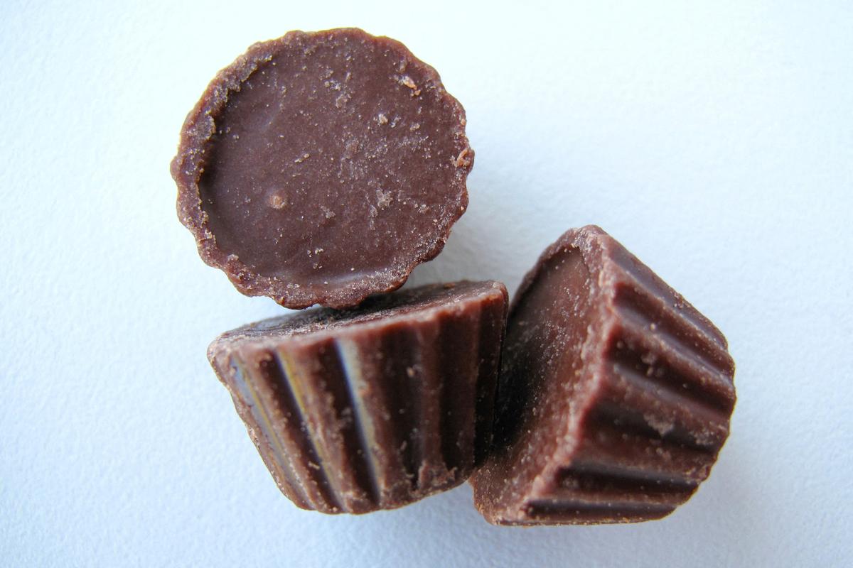 FILE PHOTO: Reese's minis unwrapped are shown in this photo illustration in Encinitas, California, U.S., May 13, 2026. REUTERS/Mike Blake/File Photo