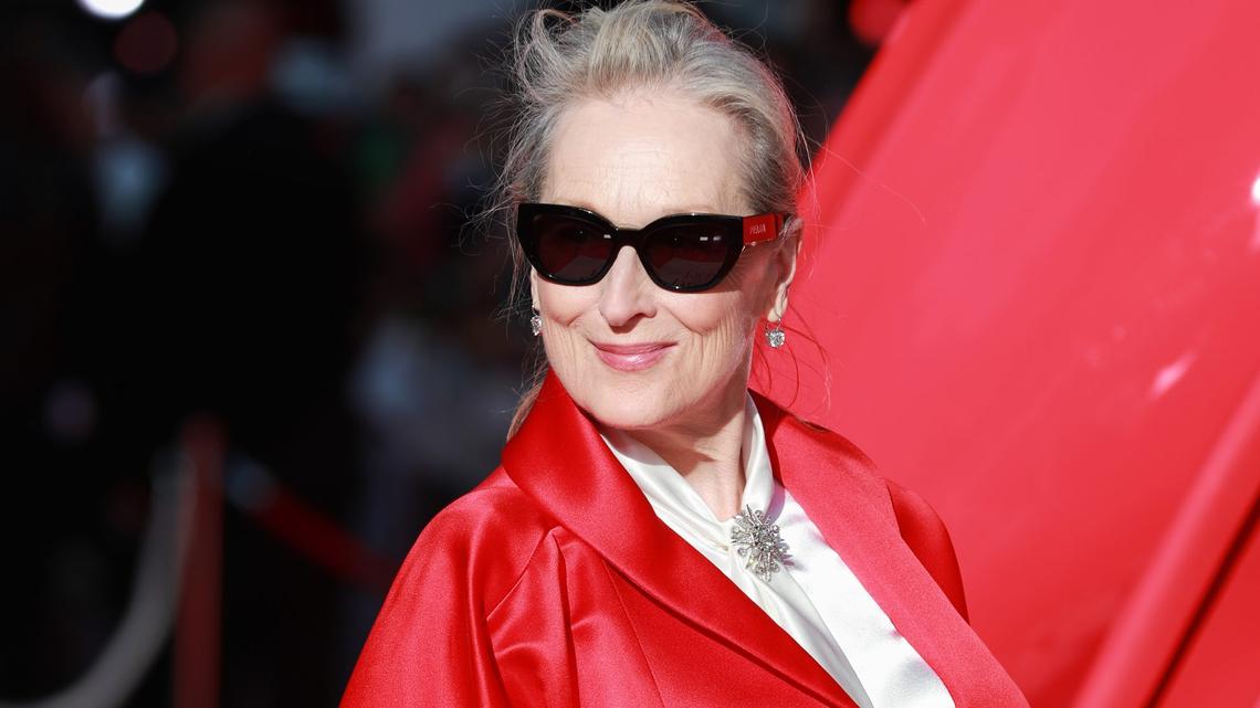 Meryl Streep's Slip-On Shoes Are Making Us Reconsider Sneakers 