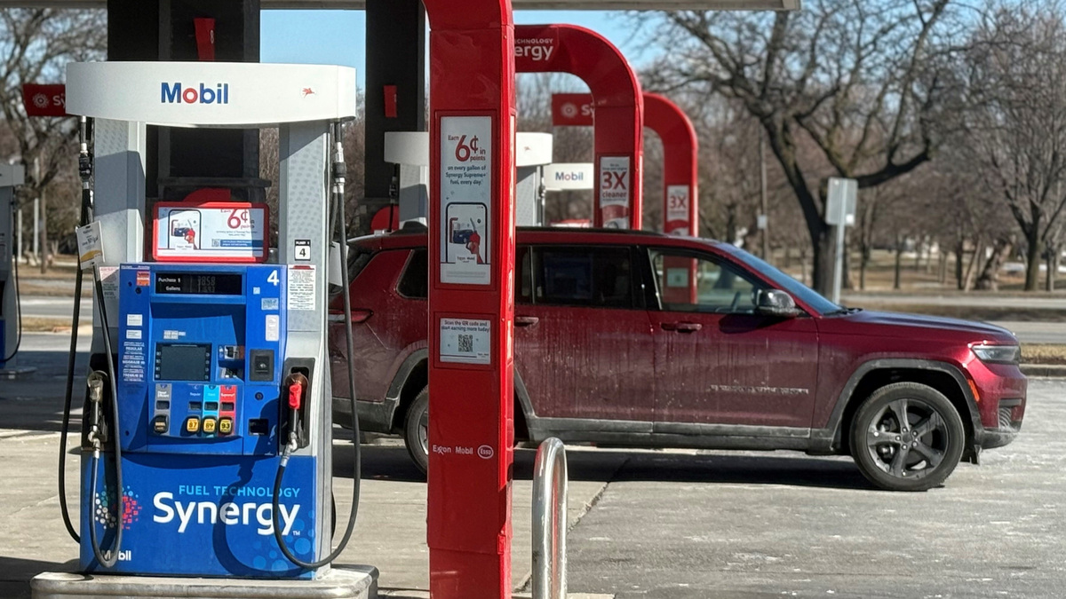 Michigan gas prices jump 20 cents overnight as Mideast tensions rise
