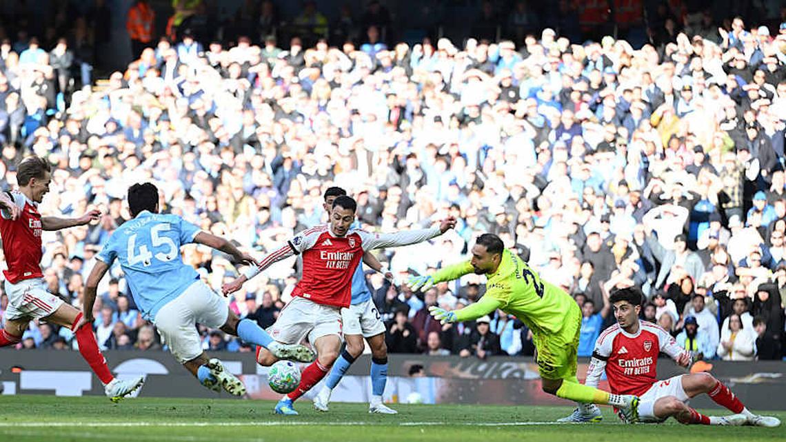  Gianluigi Donnarumma made up for his earlier mistake. | David Price/Arsenal FC/Getty Images 