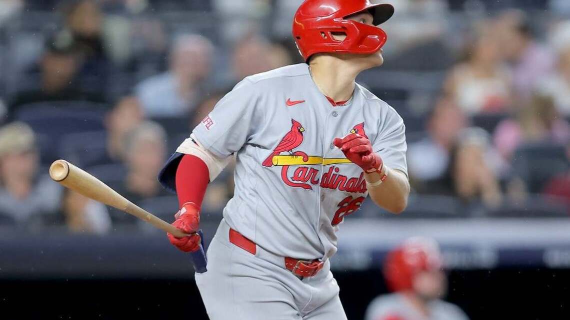 Cardinals score three runs in fifth, hang on to take down Yankees