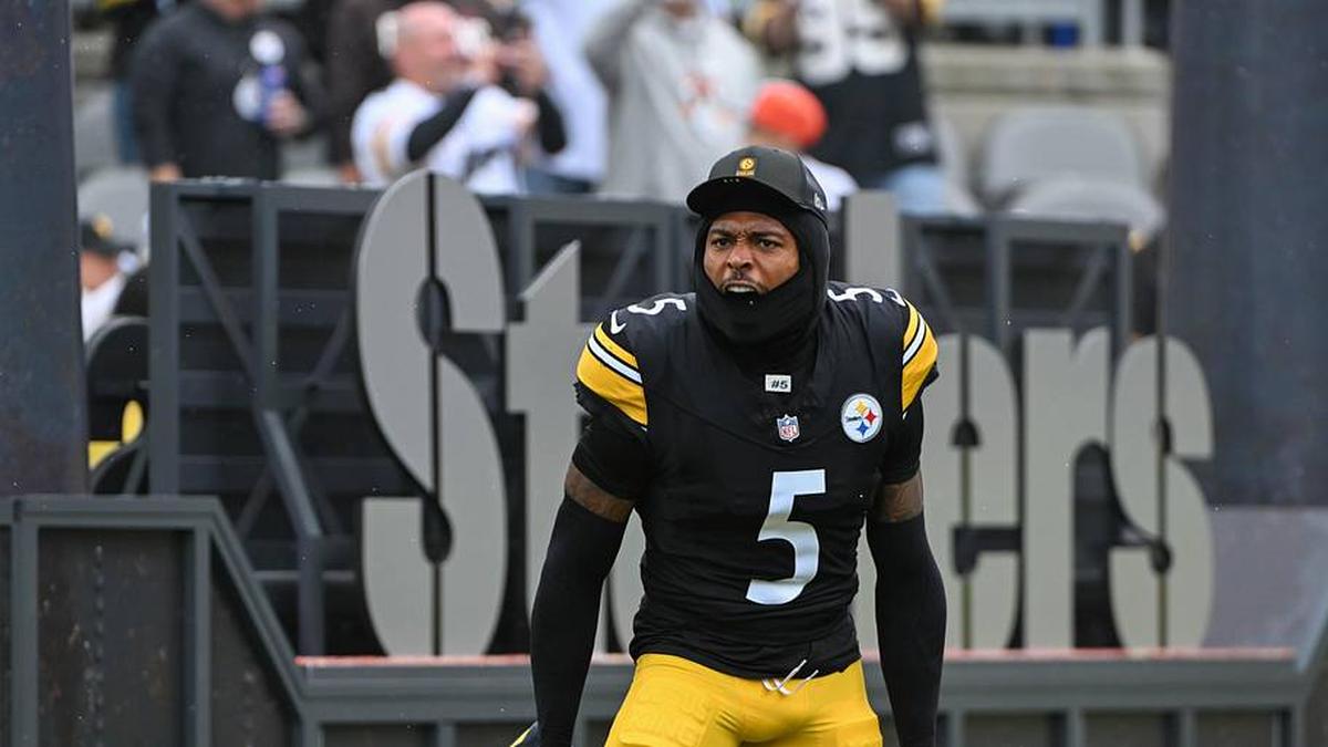  Oct 12, 2025; Pittsburgh, Pennsylvania, USA; Pittsburgh Steelers cornerback Jalen Ramsey (5) takes the field for a game against the Cleveland Browns at Acrisure Stadium. Mandatory Credit: Barry Reeger-Imagn Images | Barry Reeger-Imagn Images 