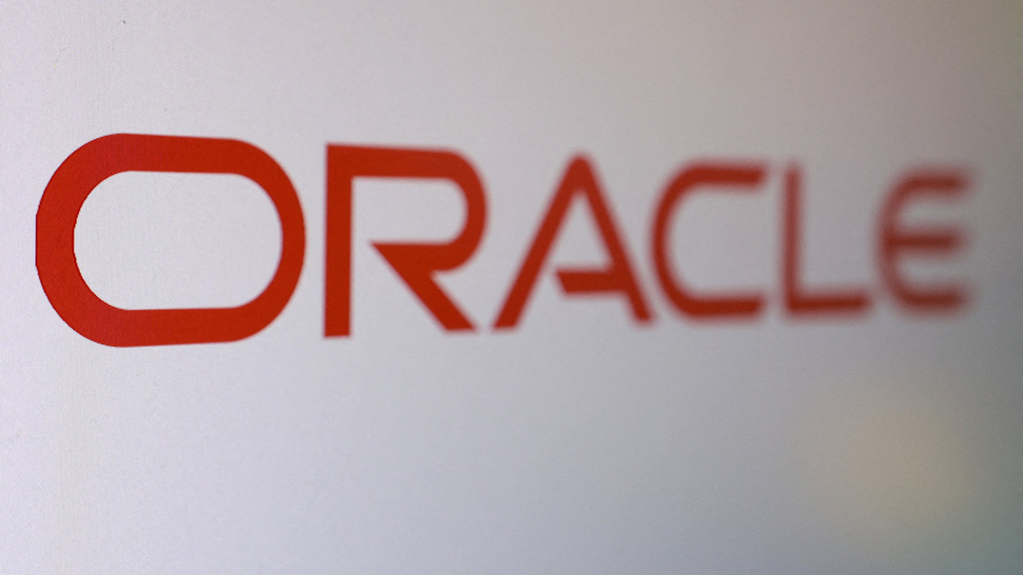 Oracle eases AI spending worries with plan to turn cash flow positive 