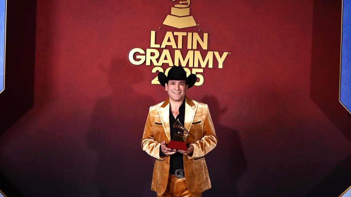 Bobby Pulido gana la primaria demócrata y va por el Congreso de EE.UU. 