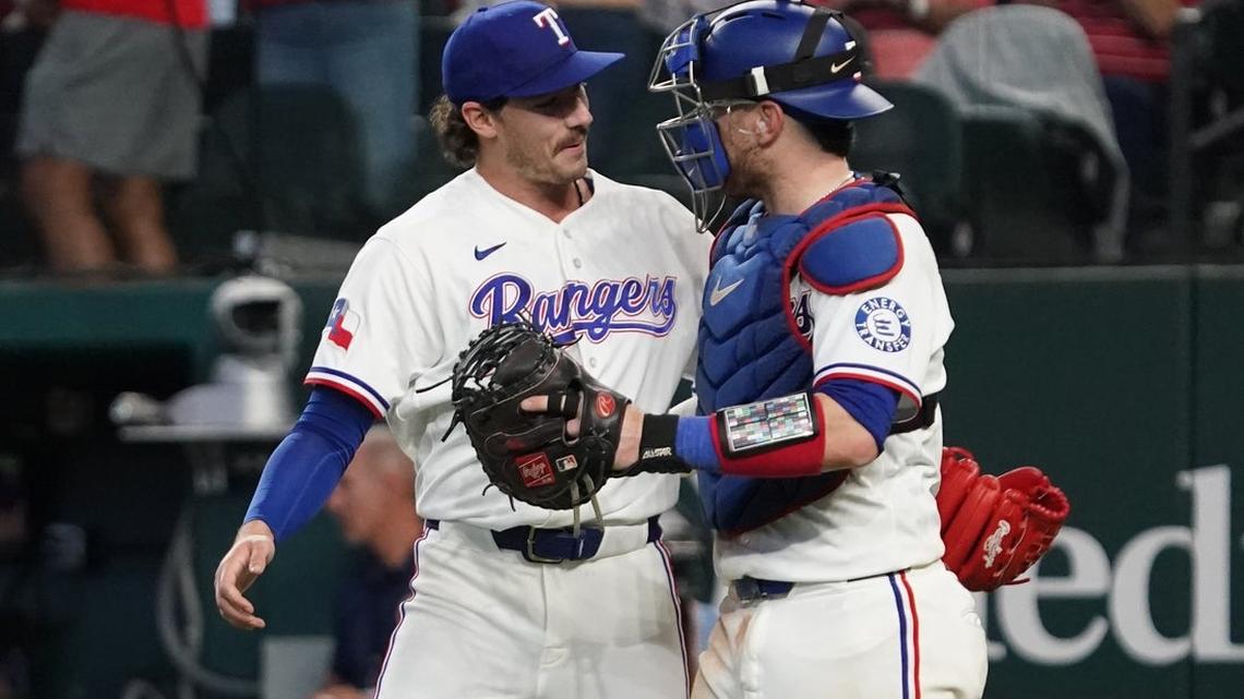 Rangers ride 3-run inning to shutout win over Mariners 