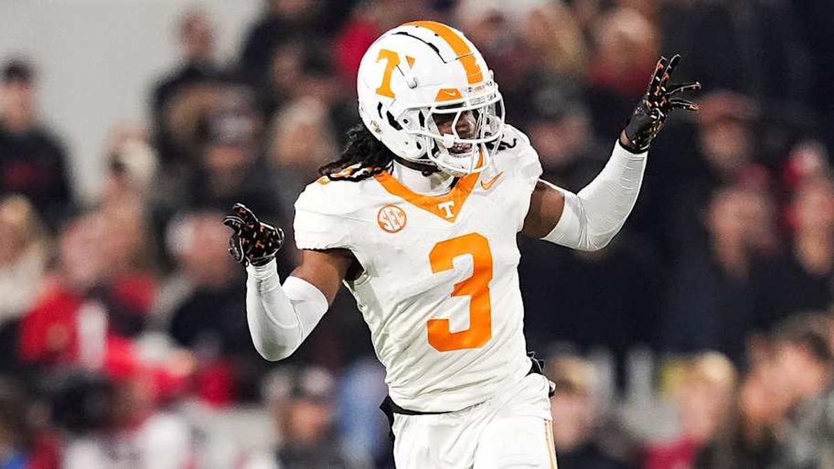  Tennessee defensive back Jermod McCoy (3) celebrates after making a play during a college football game between Tennessee and Georgia at Sanford Stadium in Athens, Ga., on Saturday, November 16, 2024. | Brianna Paciorka/News Sentinel / USA TODAY NETWORK via Imagn Images 