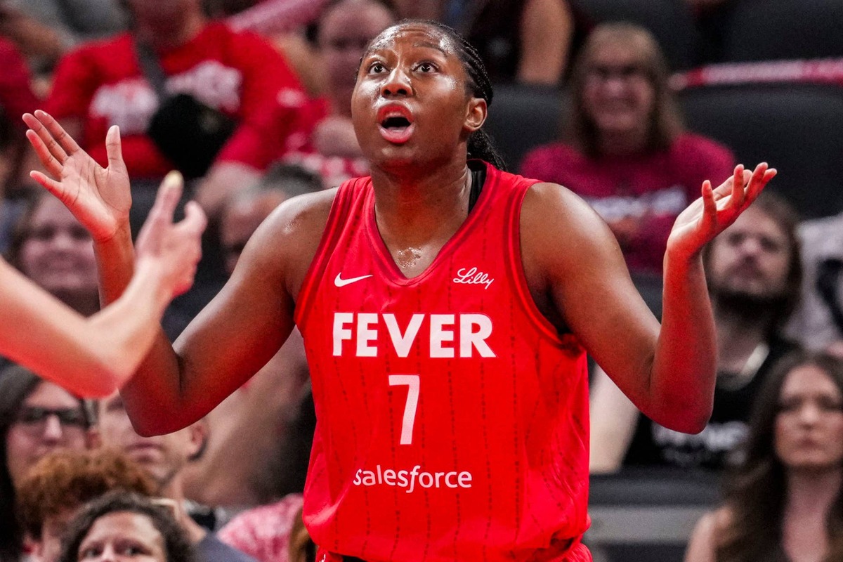  Indiana Fever forward Aliyah Boston (7) reacts to a call during a WNBA game. Grace Smith/IndyStar / USA TODAY NETWORK via Imagn Images