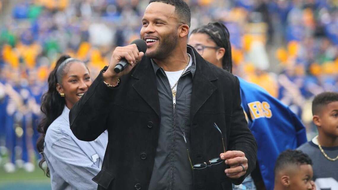 Aaron Donald ends retirement, rejoins Rams 