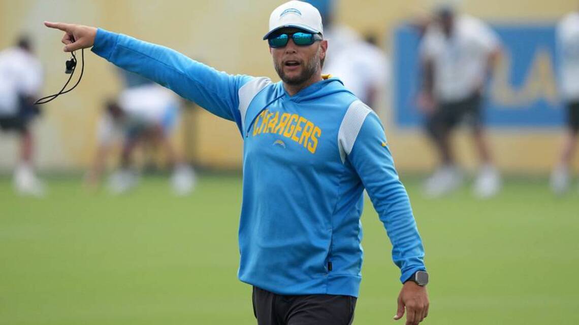 Chargers Coach Praises Derius Davis After Ranking Near-Bottom in Every Return Category
