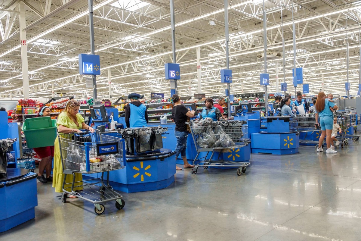  Walmart aligns its savings event with Amazon Prime Day 2026. 