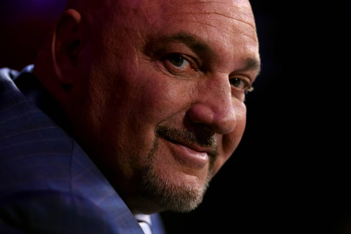  PHOENIX, ARIZONA - FEBRUARY 06: Sports reporter Jay Glazer looks on during Super Bowl LVII Opening Night presented by Fast Twitch at Footprint Center on February 06, 2023 in Phoenix, Arizona. (Photo by Christian Petersen/Getty Images) 