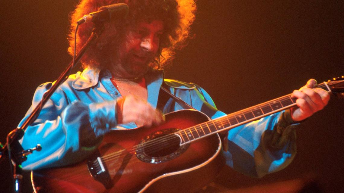 1977 Mood-Boosting Anthem Ranked No. 1 Timeless Song From the 1970s 