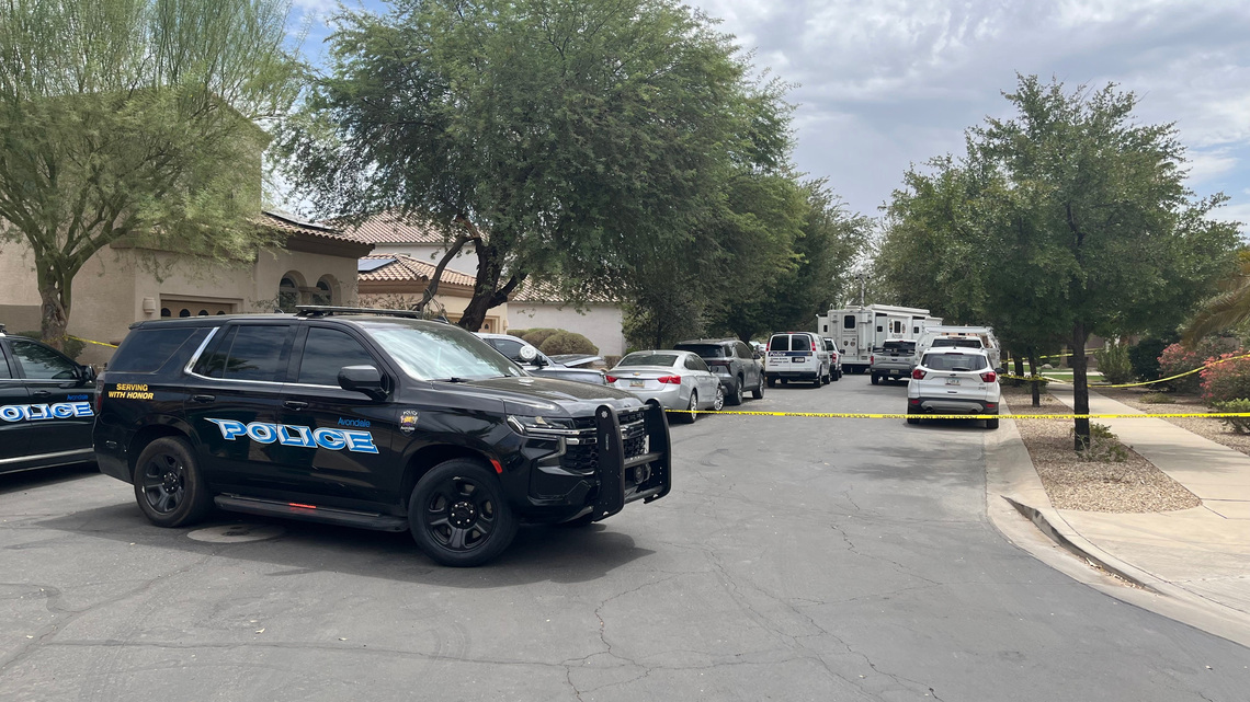 Police find 2 bodies in search for missing Arizona family