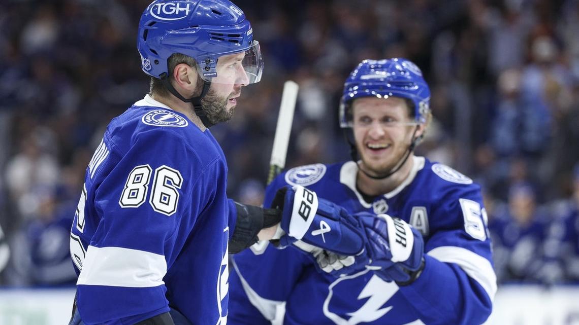 Girgensons, Lightning hit century mark in win vs. Penguins
