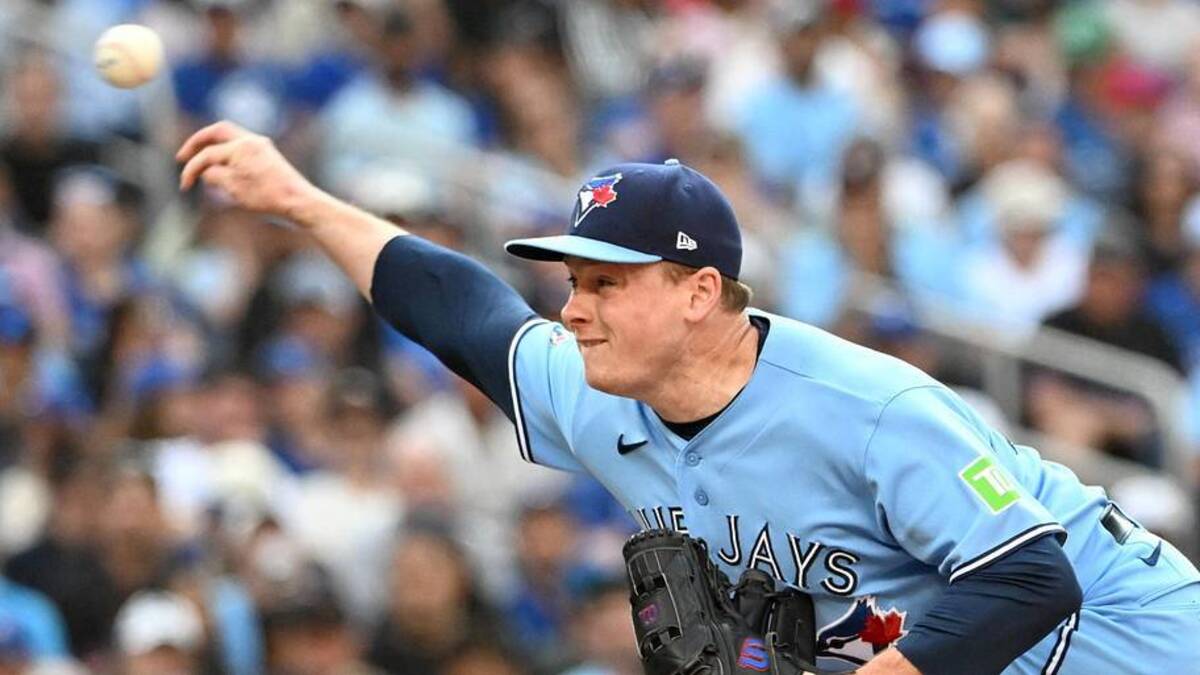  Jun 6, 2026; Toronto, Ontario, CAN; Toronto Blue Jays relief pitcher Louis Varland (77) delivers a pitch against the Baltimore Orioles in the ninth inning at Rogers Centre. | Dan Hamilton-Imagn Images 