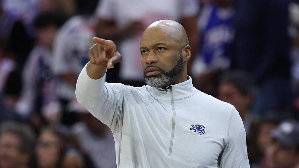  Jamahl Mosley was hired as the next New Orleans Pelicans coach on Monday. | Bill Streicher-Imagn Images 