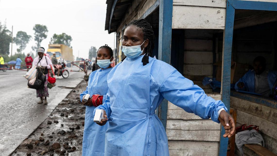Factbox-Countries tighten travel rules as Ebola risk rises