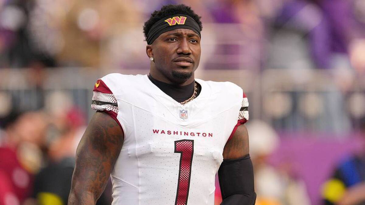 Dec 7, 2025; Minneapolis, Minnesota, USA; Washington Commanders wide receiver Deebo Samuel Sr. (1) takes the field to practice before the game at U.S. Bank Stadium. | IMAGN IMAGES via Reuters Connect 