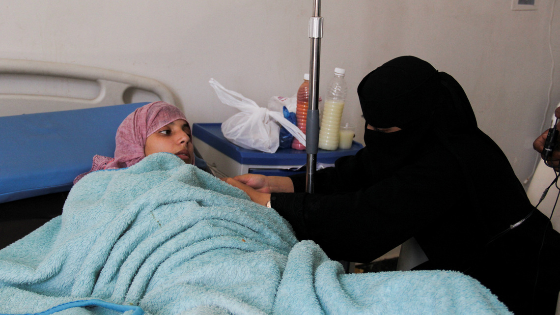 Yemen's hospitals buckle as fighting escalates