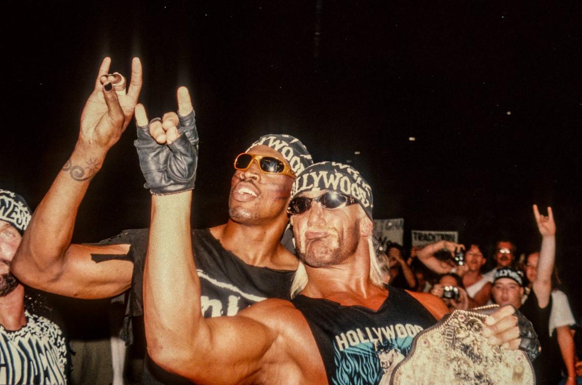  Chicago Bulls legend Dennis Rodman poses with WWE superstar Hulk Hogan. Getty Images