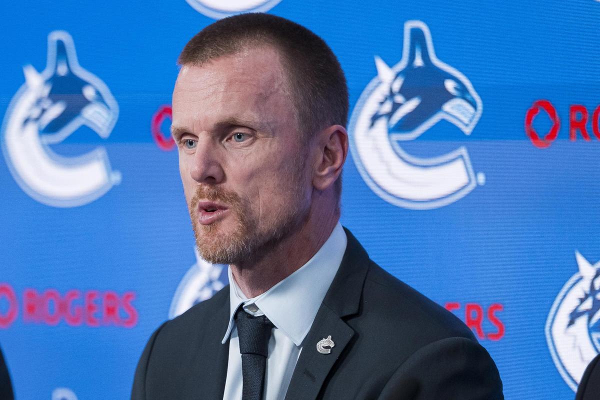  Canucks Co-President Henrik Sedin Wants To 'Build A Team That The Fans Can Be Proud Of' 