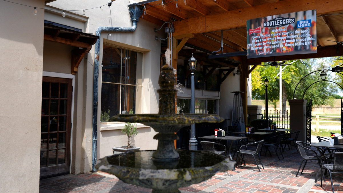 Bootleggers pairs shaded courtyard with late-night fun | Exclusive