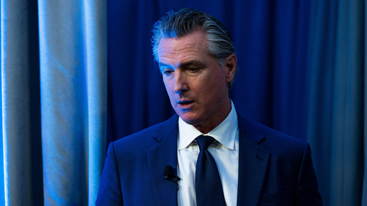 California Governor Gavin Newsom steps on stage to give remarks at the Center for American Progress Ideas Conference at the Mayflower Hotel in Washington, D.C., U.S., May 19, 2026. REUTERS/Annabelle Gordon
