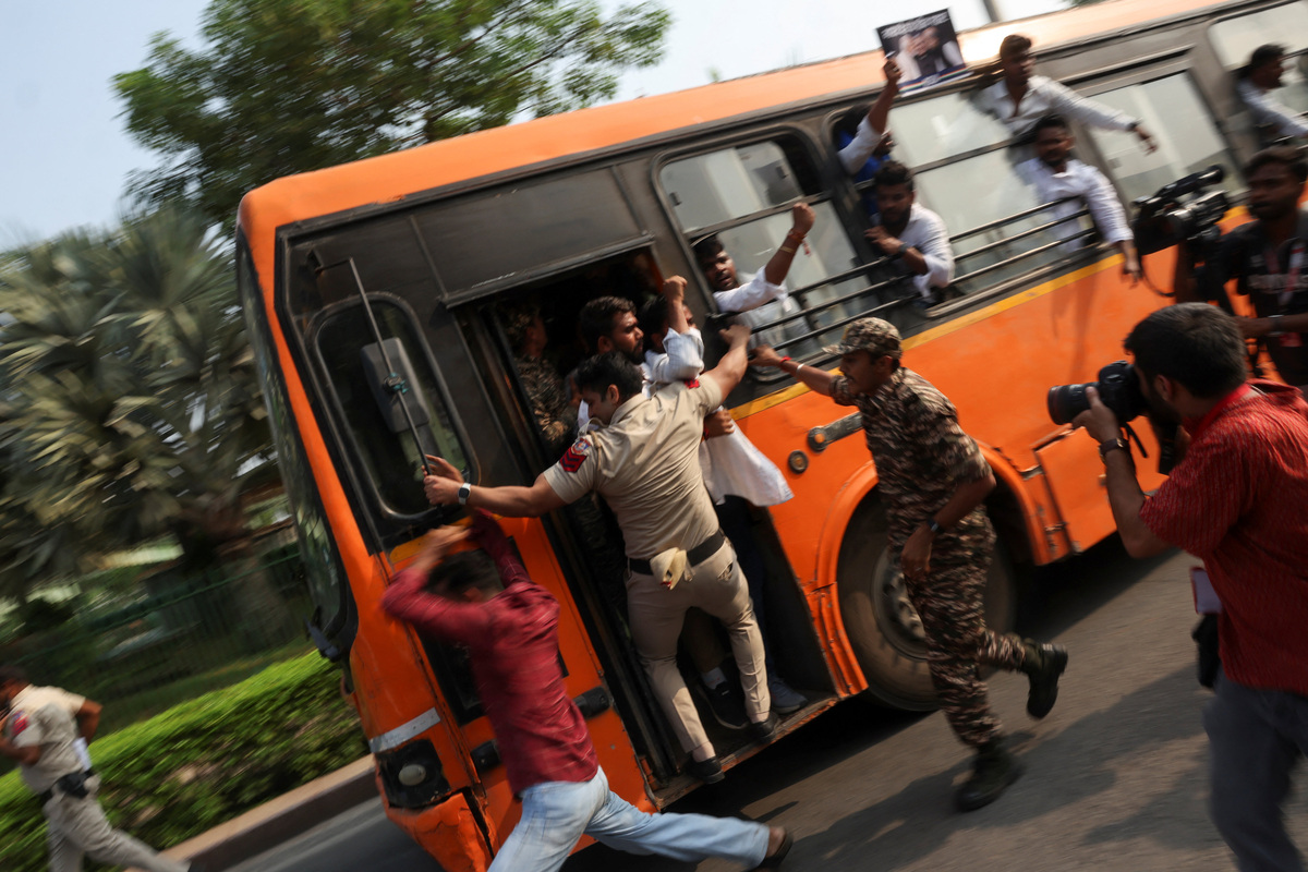 Indian police detain 'cockroach' movement leaders demanding election ...