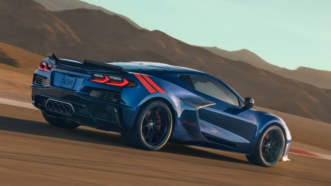 300 Chevrolet Corvettes Formed a Giant American Flag for Veterans 