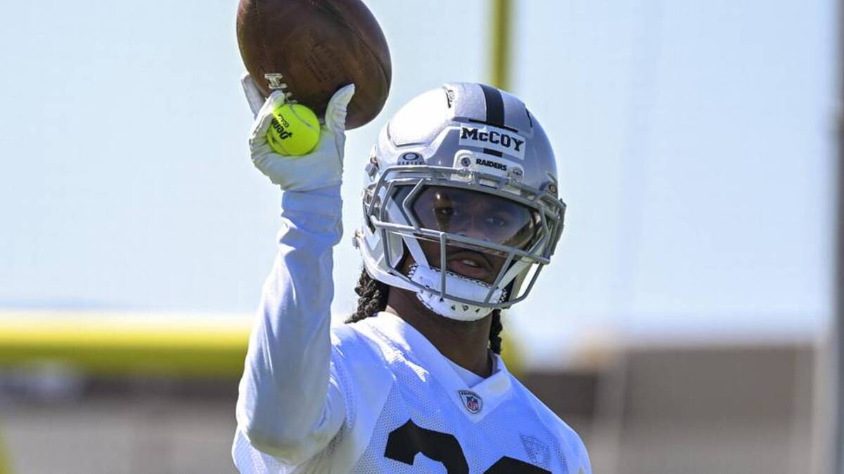  May 20, 2026; Henderson, NV, USA; Las Vegas Raiders cornerback Jermod McCoy (28) practices during organized team activities at Intermountain Health Performance Center. Mandatory Credit: Candice Ward-Imagn Images | Candice Ward-Imagn Images 