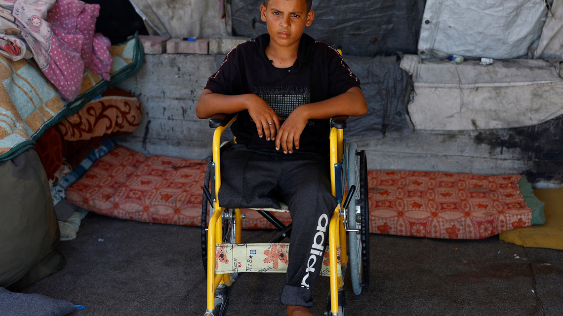 In Gaza, a mother's hunt for water lays bare a worsening health crisis 
