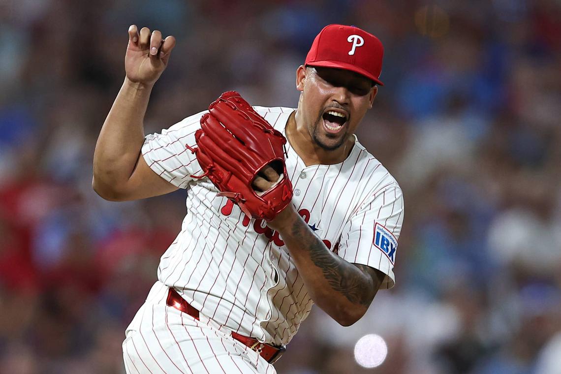  Philadelphia Phillies pitcher Jhoan Duran (59) © Bill Streicher-Imagn Images