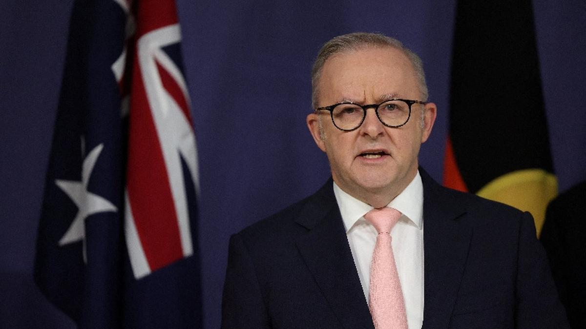 Australia’s Prime Minister Anthony Albanese reacts during a press conference, after the Governor-General, Sam Mostyn, received the Interim Report from the Royal Commission on Antisemitism and Social Cohesion in Sydney, Australia, April 30, 2026. REUTERS/Hollie Adams