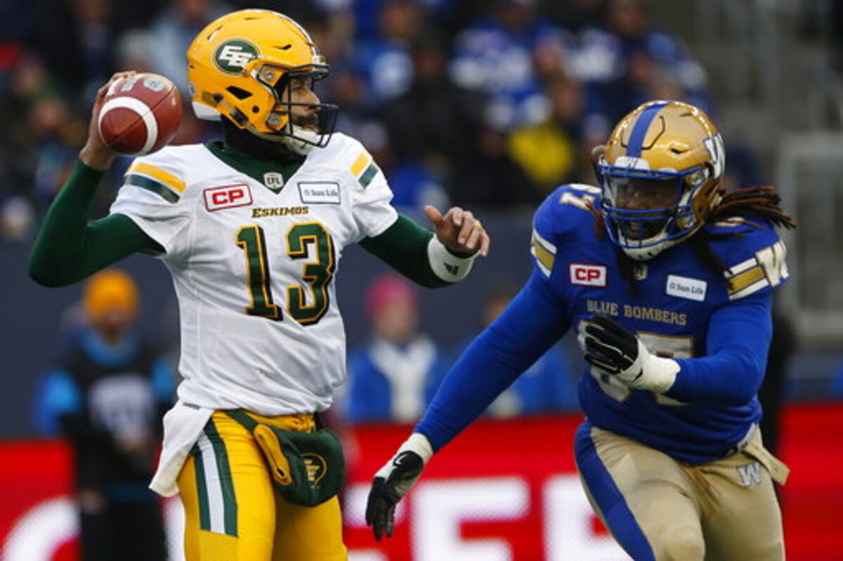 Winnipeg Blue Bombers v Edmonton Eskimos