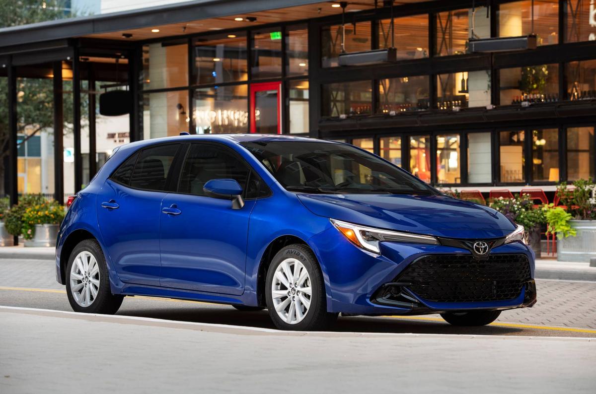  Toyota Corolla Hatchback SE Toyota