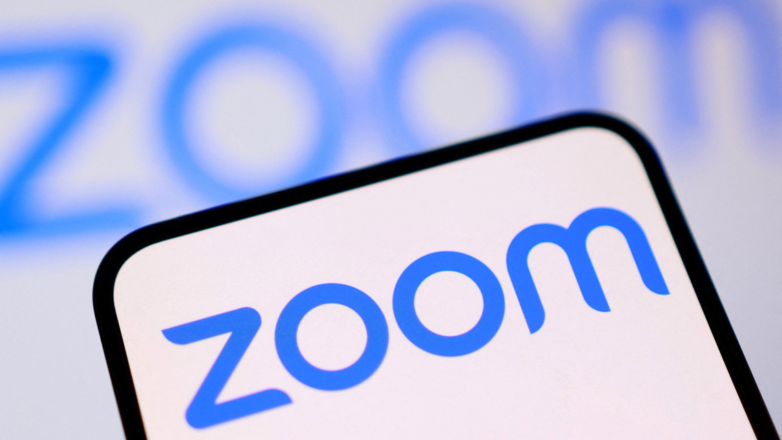 Zoom forecasts quarterly profit below estimates 