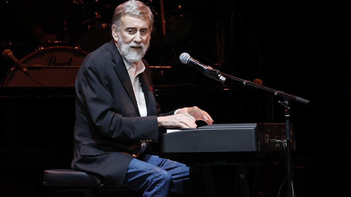 Country Music Singer Ray Stevens, 87, Recovering After Breaking His Neck 