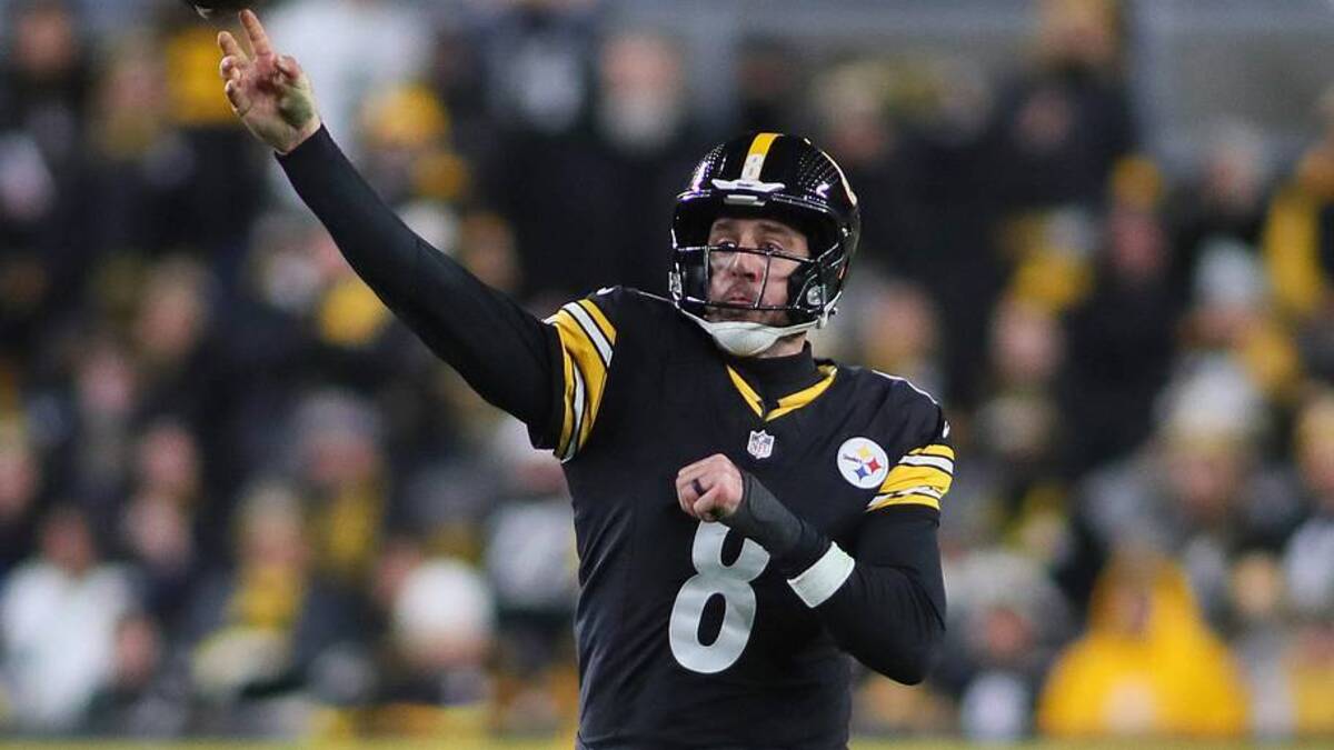  Pittsburgh Steelers quarterback Aaron Rodgers (8) fires the ball downfield during the second half of the NFL Wild Card game against the Houston Texans at Acrisure Stadium in Pittsburgh, PA on January 12, 2026. | USA TODAY Network via Reuters Connect 