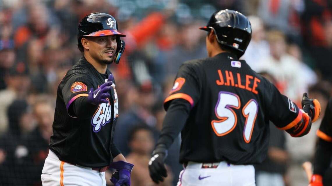 Strong outing from Robbie Ray helps Giants take down Athletics 
