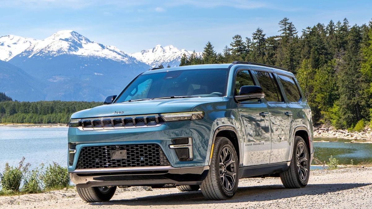 Nearly 100,000 Jeep SUVs Recalled for Roof Rack Crossbars Flying Off ...
