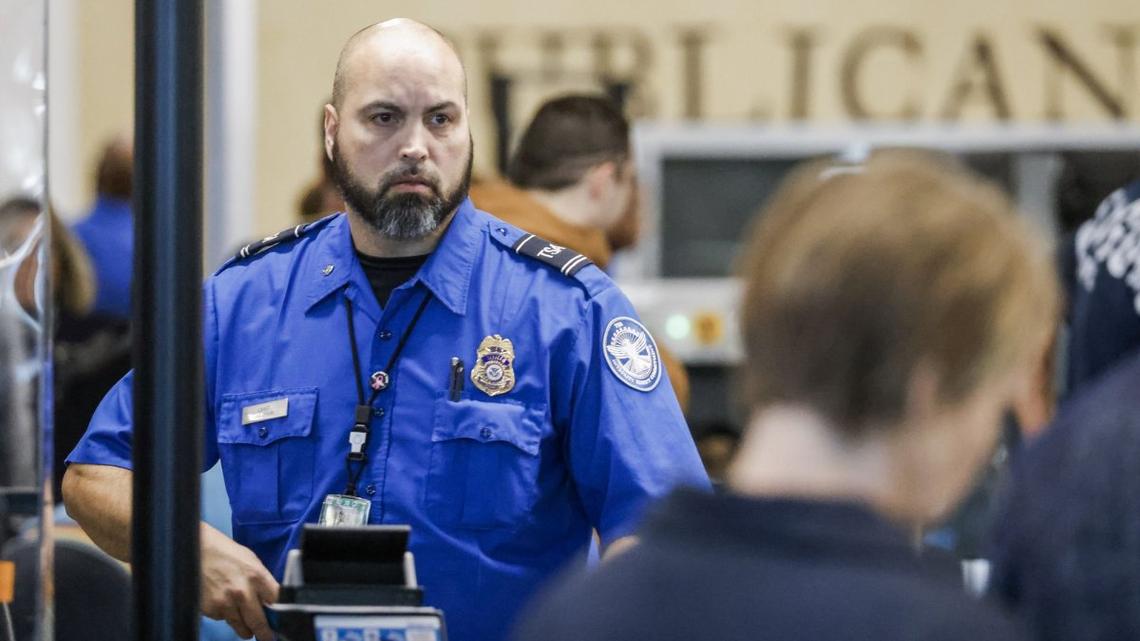 Trump orders pay to TSA workers as Congress hits standstill 