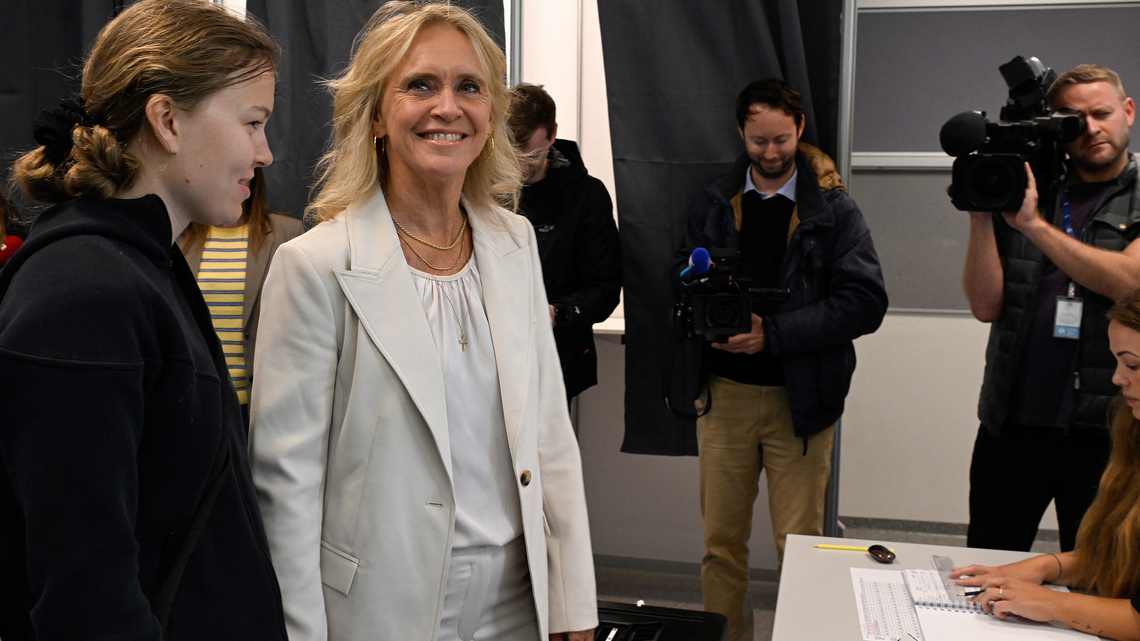 Iceland set to reject EU entry talks in tight referendum