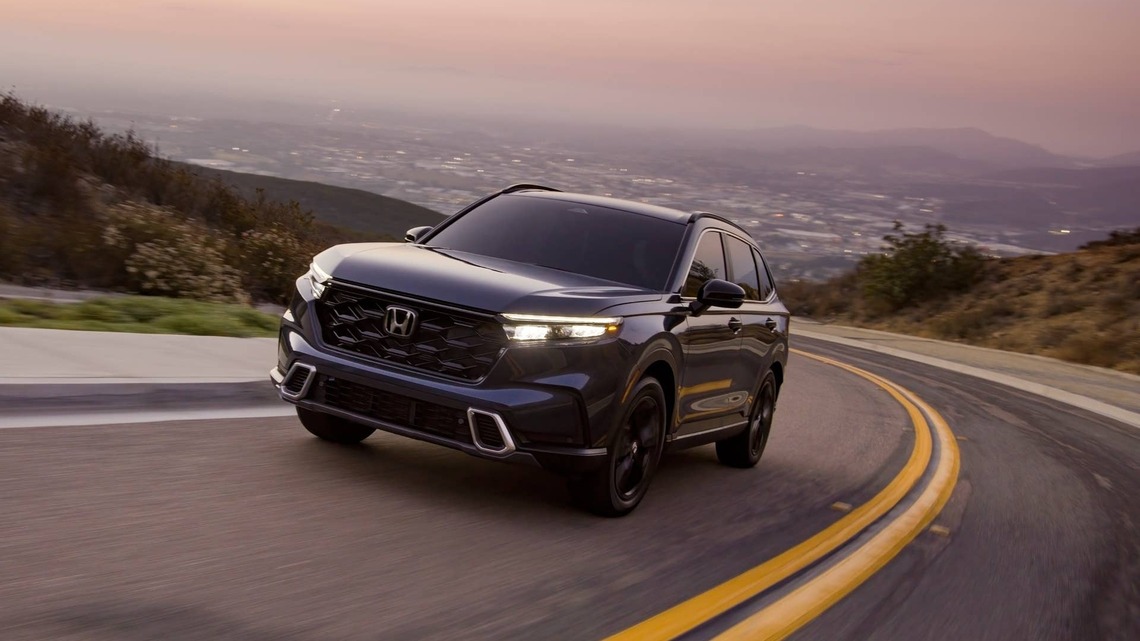 We Compared the 2026 Honda CR-V and Hyundai Tucson. One Comes Out Ahead