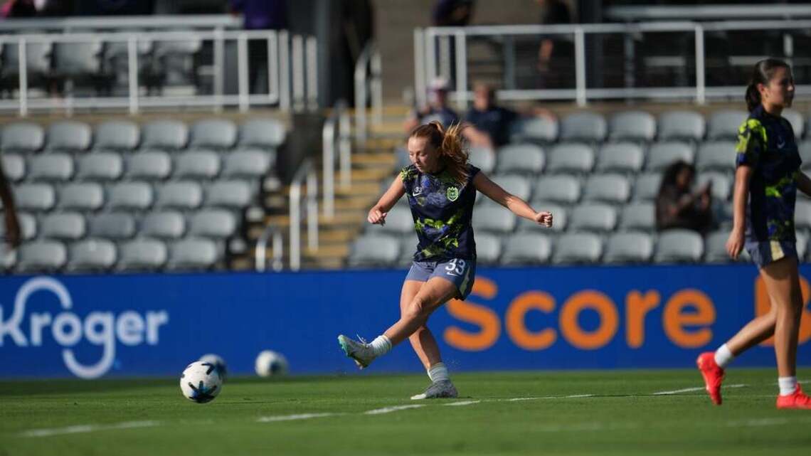 Reign extend F Ruby Hladek through end of 2026 season 