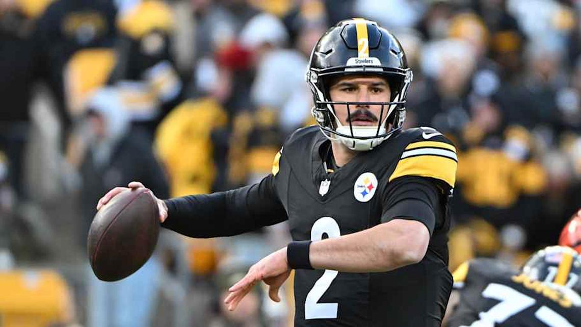  Nov 16, 2025; Pittsburgh, Pennsylvania, USA; Pittsburgh Steelers quarterback Mason Rudolph (2) throws a pass during the second half against the Cincinnati Bengals at Acrisure Stadium. Mandatory Credit: Barry Reeger-Imagn Images | Barry Reeger-Imagn Images 