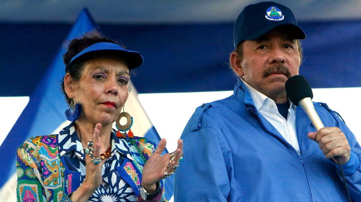 Foto tomada el 5 de septiembre del 2018 del presidente nicaragüense Daniel Ortega y su esposa y vicepresidenta del país, Rosario Murillo, en Managua. (AP foto/Alfredo Zuniga, File)