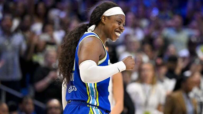 Valkyries, Wings duel in elimination game forced by Arike Ogunbowale's heroics 