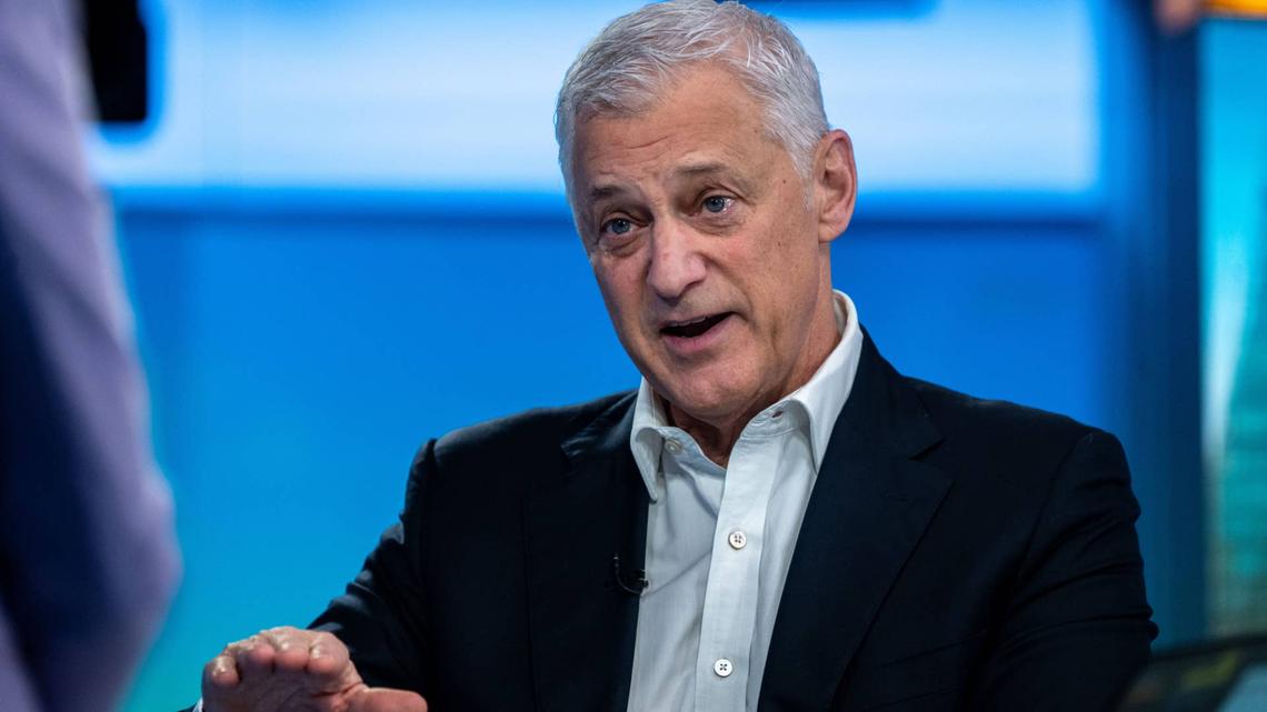 Standard Chartered CEO sends layoff message to bank employees 