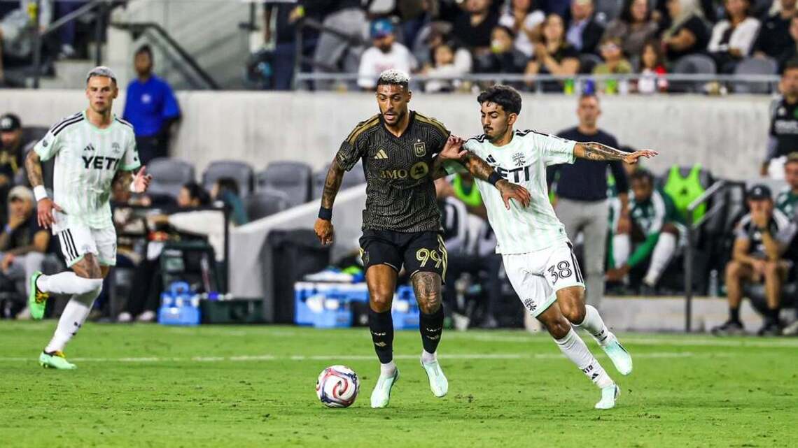 Denis Bouanga's brace, assist carry LAFC past Austin 
