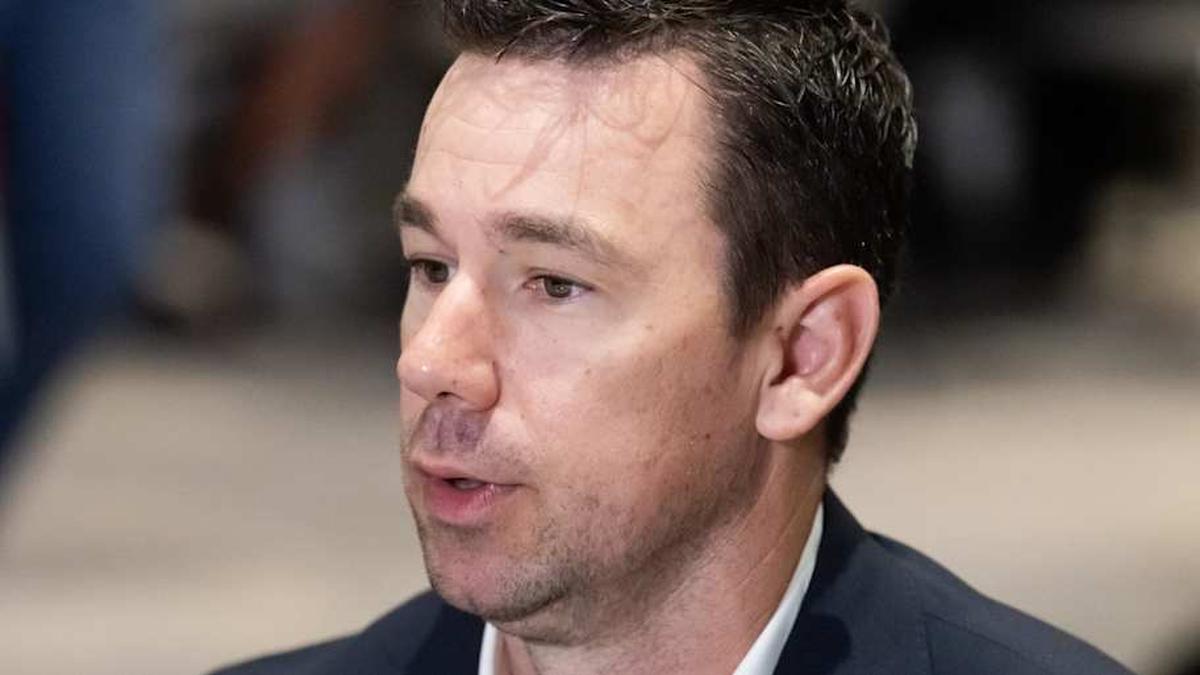  Mar 31, 2026; Phoenix, AZ, USA; Las Vegas Raiders head coach Klint Kubiak during the 2026 NFL Annual League Meeting at the Arizona Biltmore. Mandatory Credit: Mark J. Rebilas-Imagn Images | Mark J. Rebilas-Imagn Images 